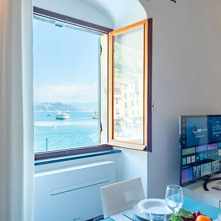 Sea View House - Happy